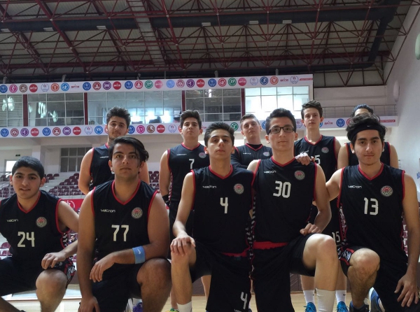 Okulumuz Basketbol takımı Kurtuluş Anadolu Lisesini yendi !