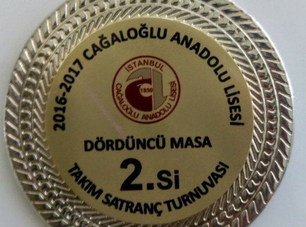 Cağaloğlu Anadolu Lisesi Takım Satranç Turnuvasında Madalya 