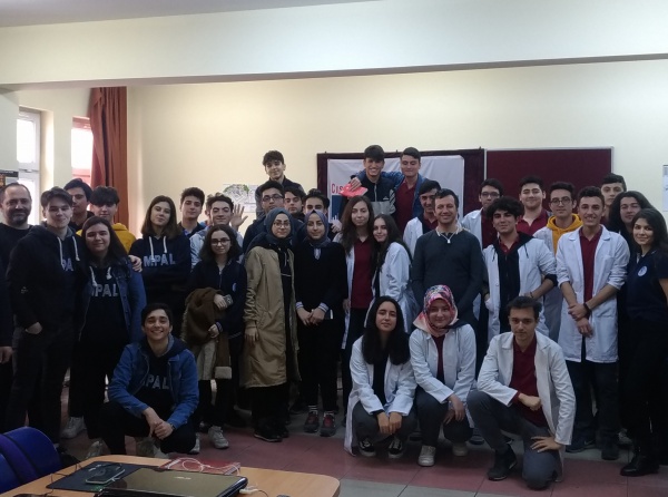 Mehmet Pisak Anadolu Lisesi Öğrencileri İle Laboratuvar Dersindeyiz